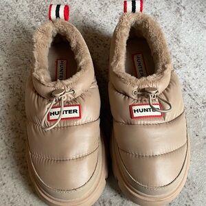 Hunter Beige Fur-Lined Footwear
